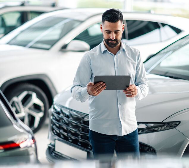 Symbolbild: Arbeitsschutz-Unterweisungen im KFZ-Bereich