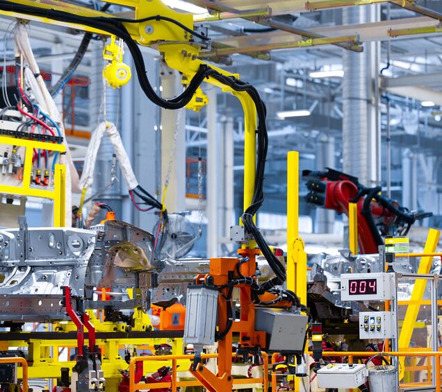 Industriebetrieb mit Schutzmaßnahmen – mechanische Prävention, PSA und sichere Arbeitsprozesse in Chemnitz