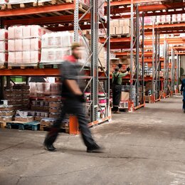 Einblick in ein logistisches Lager
